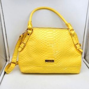 Beautiful yellow Gianni Bini purse.